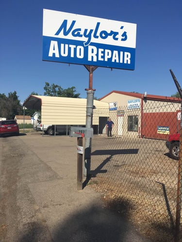 Original_Naylors_sign
